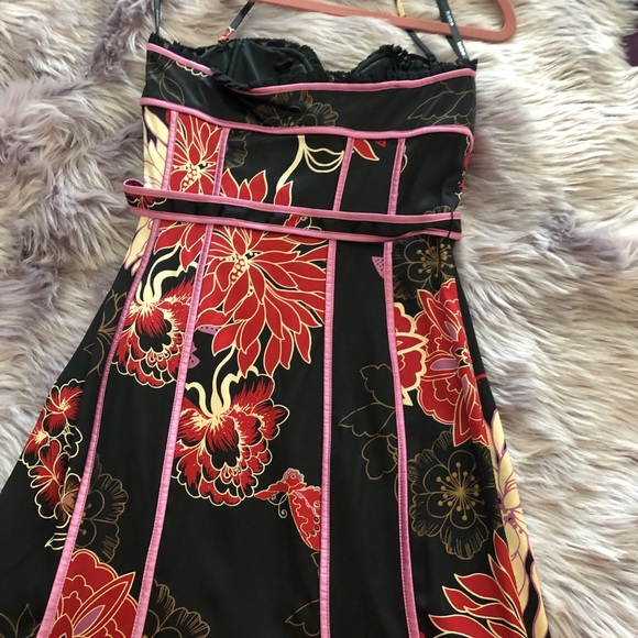 Dress - Picture 4 of 5